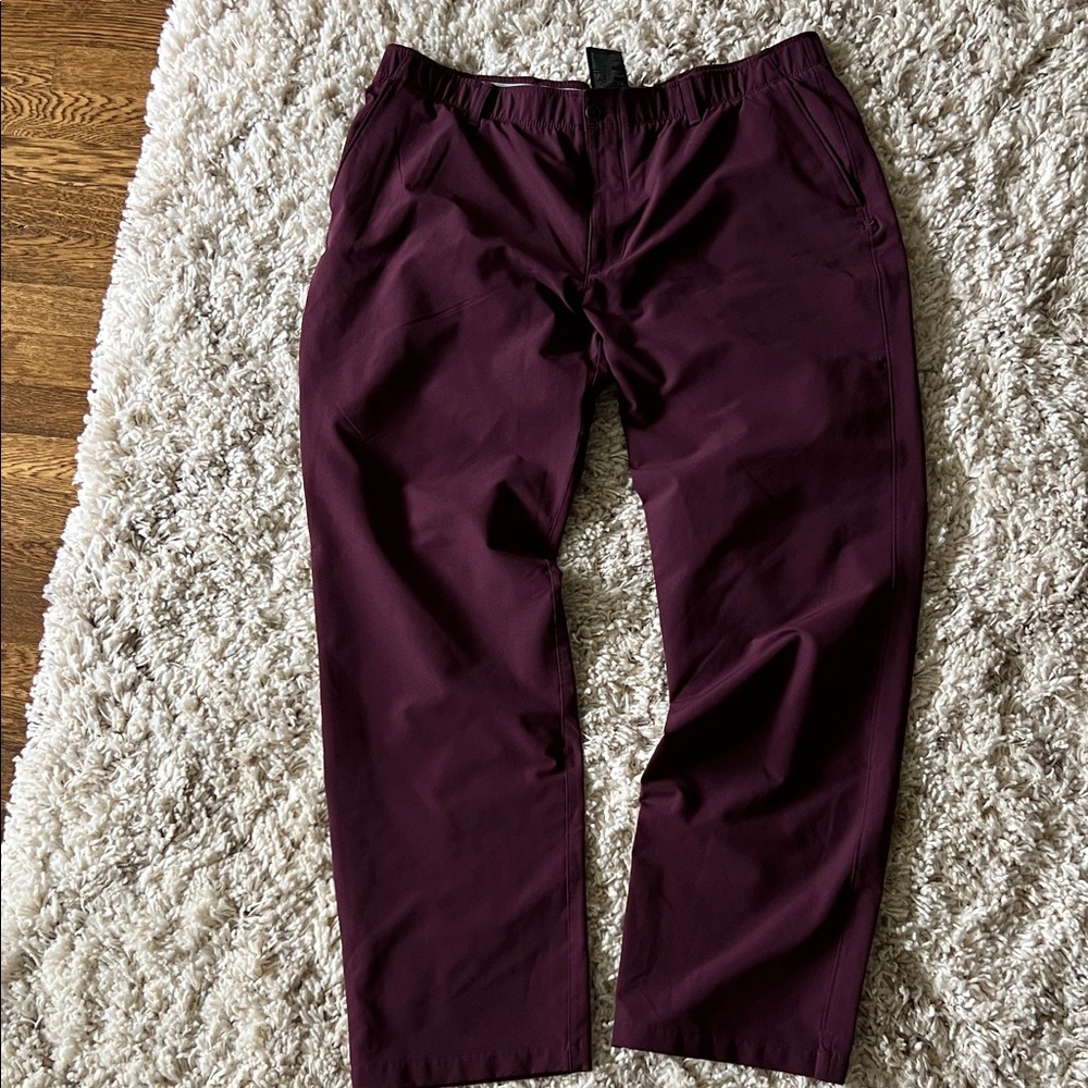 Under Armour Men's Burgundy/Maroon Pants, W42/L34